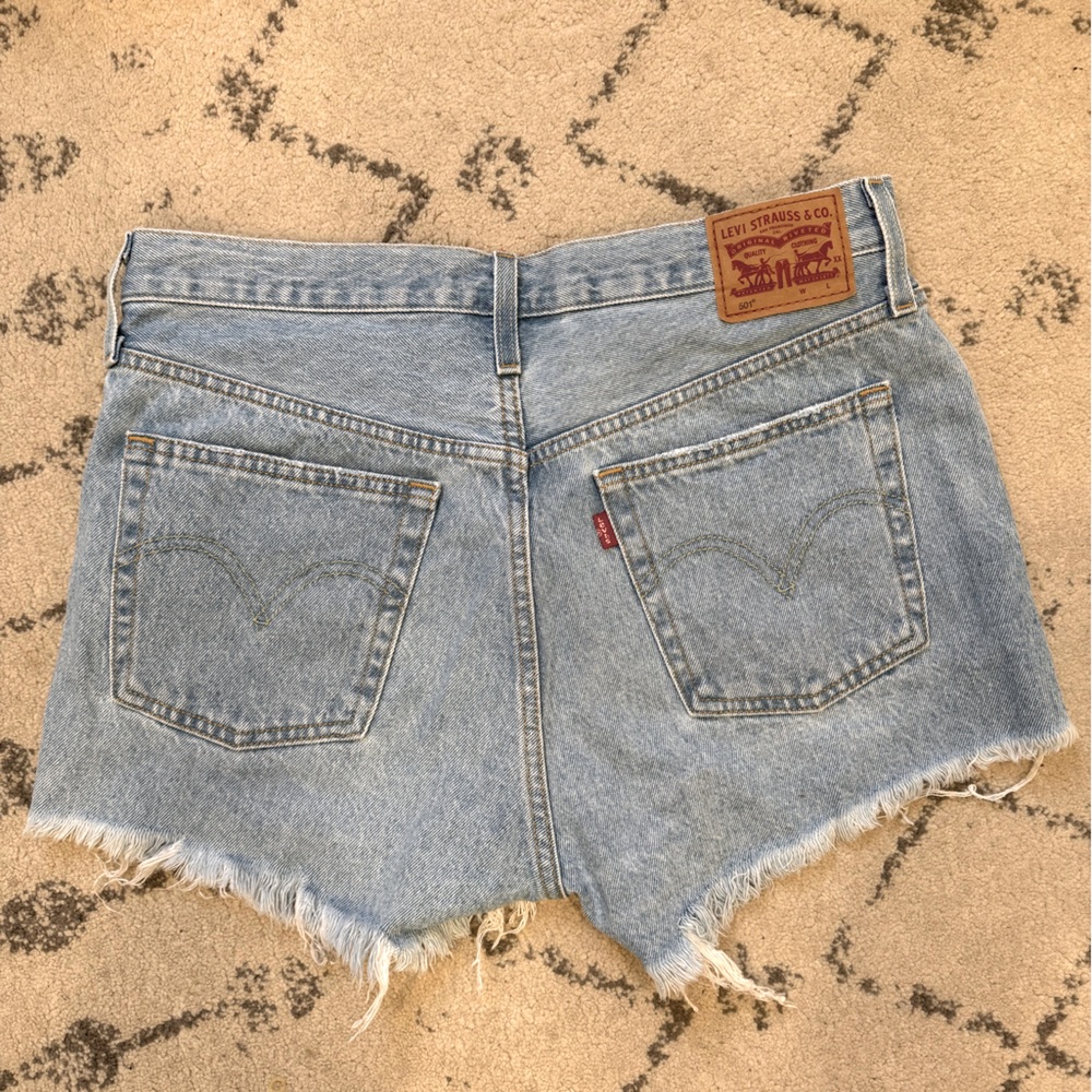 Levi’s 501 Denim Shorts - Size 29